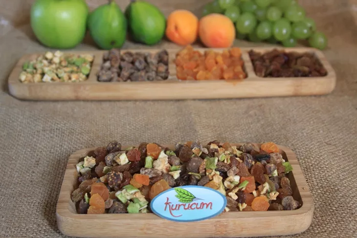 Готови за износ опаковки със сушен плодов микс на едро от Kurucum Food, Испарта