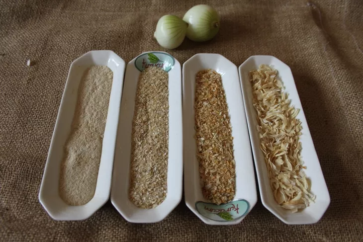 Luk u prahu u pakiranjima spremnim za izvoz od Kurucum Food, Isparta