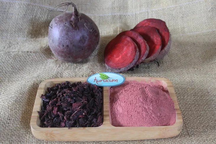 Exportfertige Packungen mit getrockneter Roter Bete von Kurucum Food, Isparta
