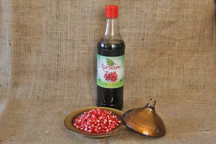 Pomegranate Sour Sauce supplied in bulk to food manufacturers and distributors