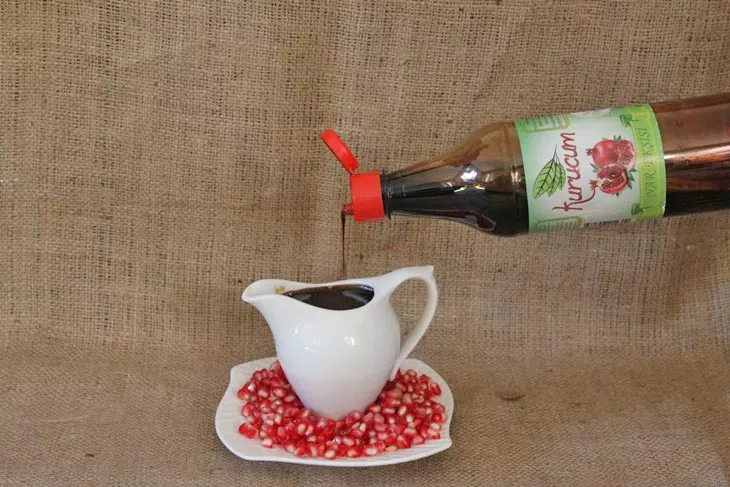 Pomegranate Sour Sauce for industrial food production and private-label orders