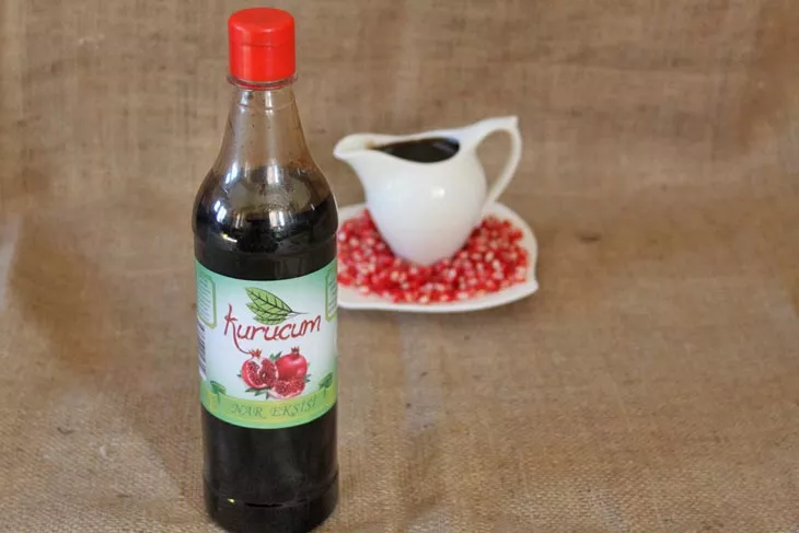 Pomegranate Sour Sauce export-ready packs from Kurucum Food, Isparta