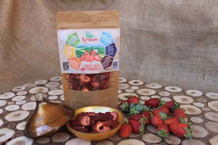 Strawberry Chips for industrial food production and private-label orders