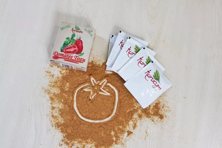 Tomato Powder export-ready packs from Kurucum Food, Isparta