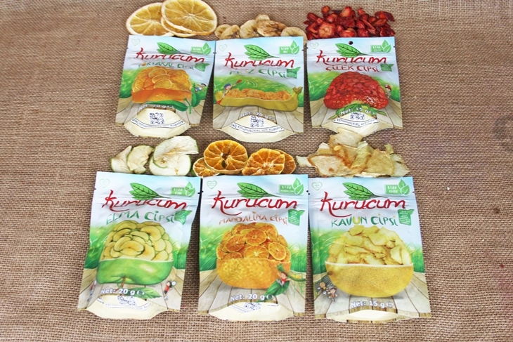 Set di chip di frutta fornito in grandi quantità a produttori e distributori alimentari
