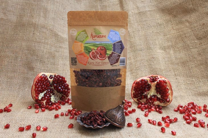 Pachete de semințe de rodie uscate gata pentru export de la Kurucum Food, Isparta