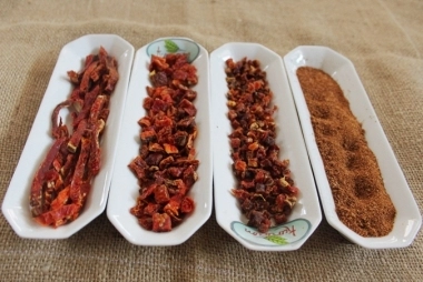 Сушеные помидоры, нарезанные помидоры, томатный порошок