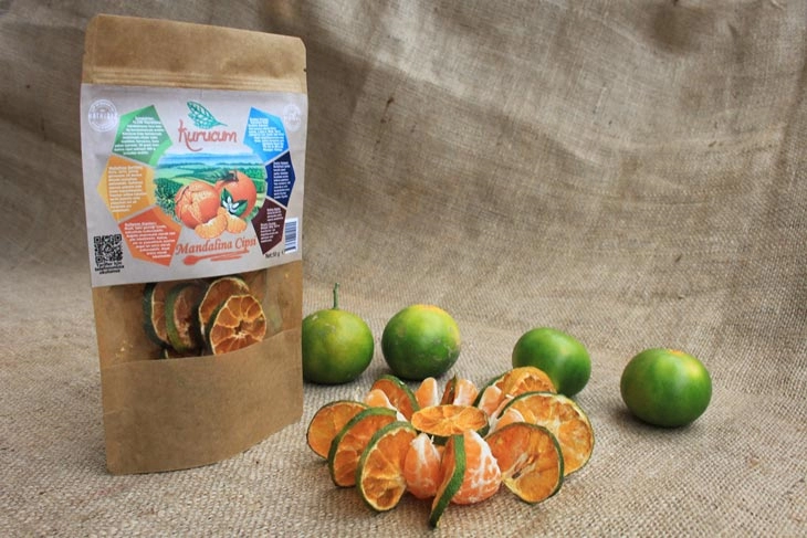 Exportklara förpackningar med torkade mandarinskivor från Kurucum Food, Isparta