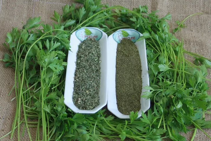 Var används torkad persilja?
